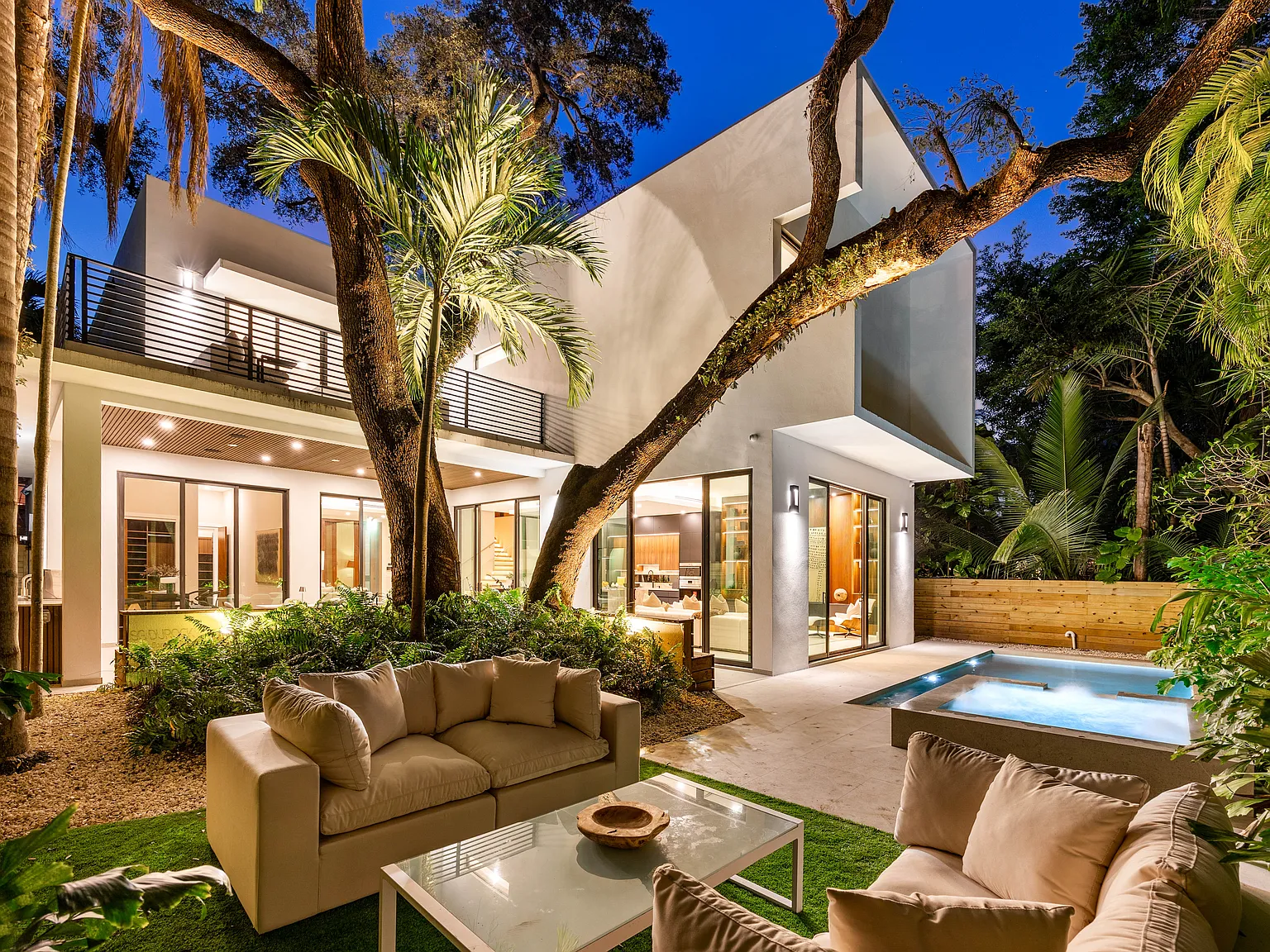 Lux Grove Villa exterior