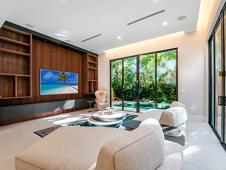 Lux Grove Villa photo 24