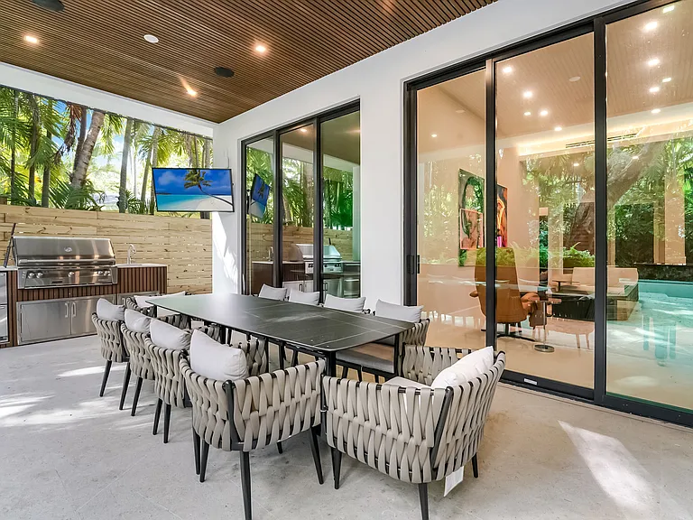 Lux Grove Villa photo 26