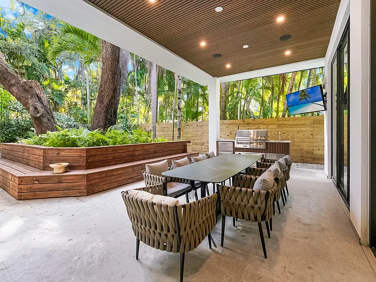 Lux Grove Villa photo 27