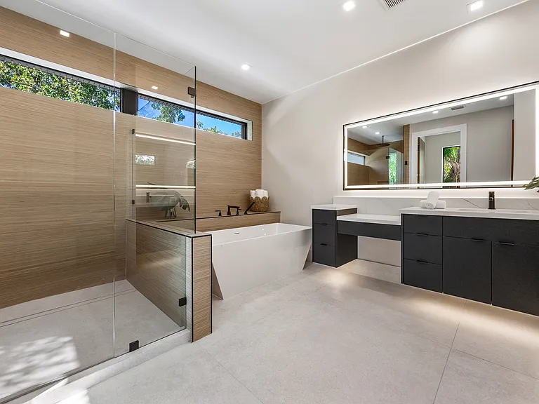Lux Grove Villa photo 30
